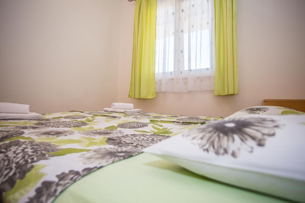 Apartments Mira Kaštela エクステリア 写真